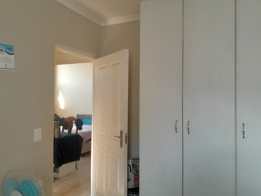 2 Bedroom Property for Sale in Whispering Pines Western Cape